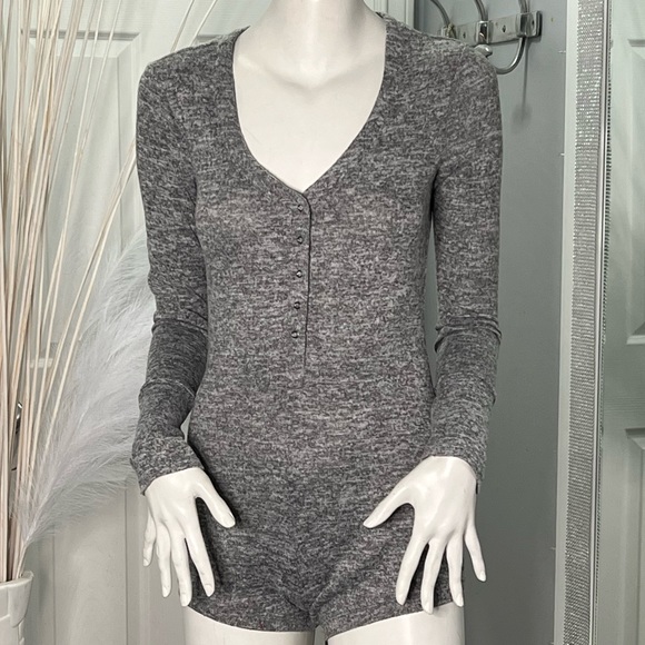 Pj Shorts Onesie - Picture 2 of 5